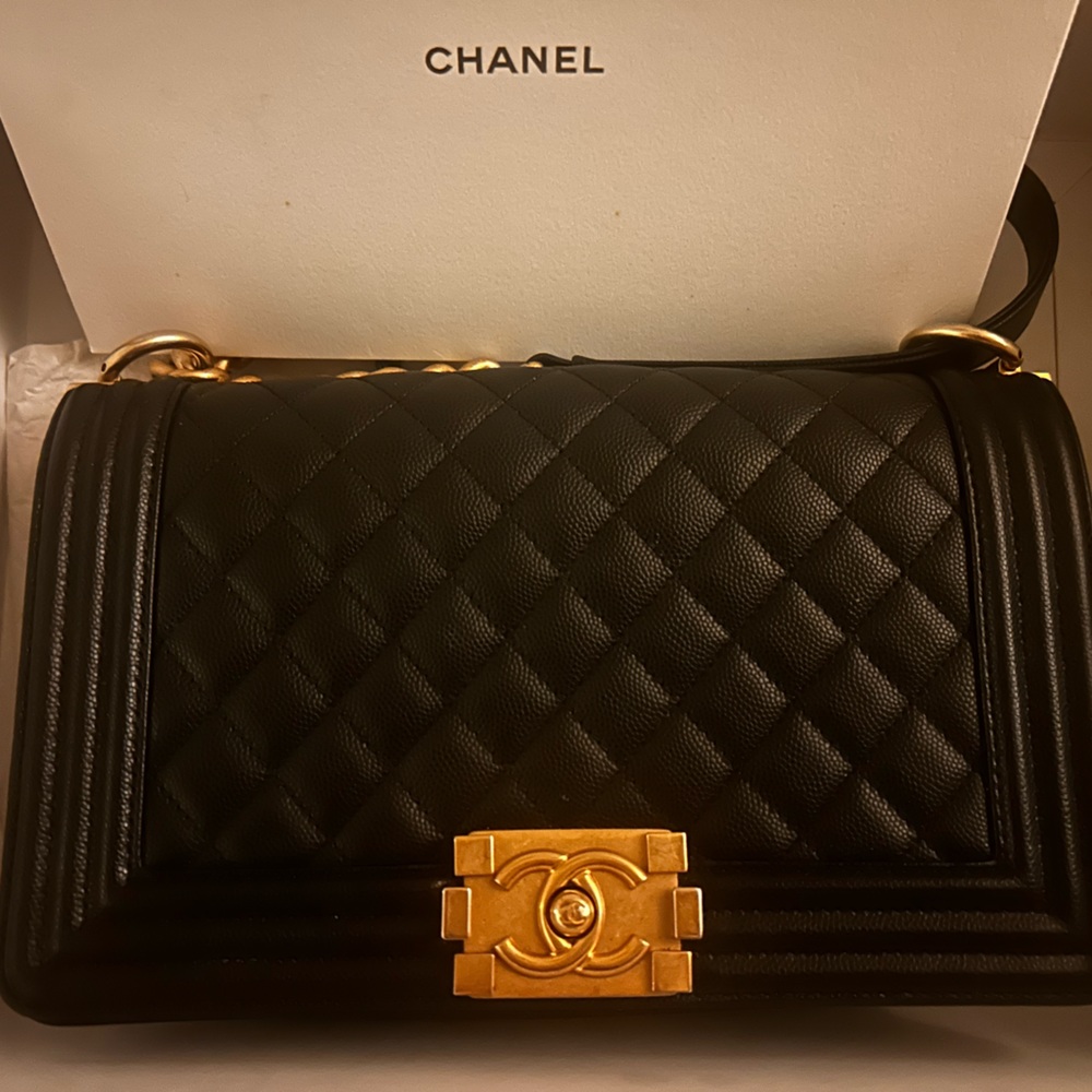 Comes with box and receipt (like new)